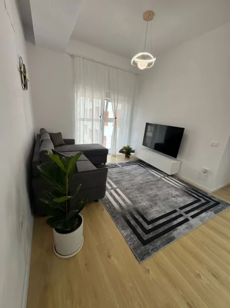 Tirane, jepet me qera apartament 1+1+Ballkon Kati 3, 60 m² 400 € (Rruga Pago Hysa)