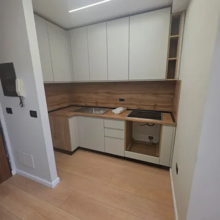 Tirane, jepet me qera apartament 2+1 , 90 m² 800 € (Rruga e Kavajes)