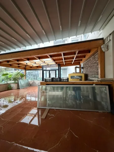 Tirane, shitet lokal Kati 0, 600 m² 1.300.000 € (Don Bosko)