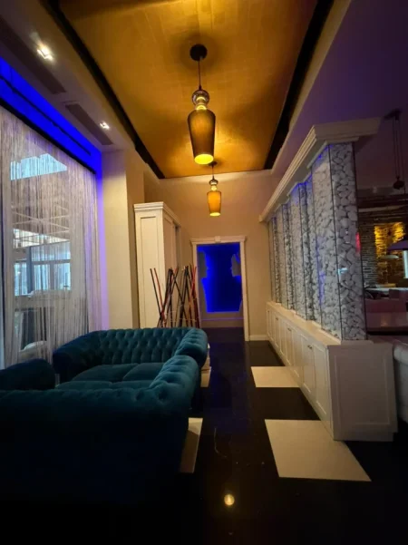 Tirane, shitet lokal Kati 0, 600 m² 1.300.000 € (Don Bosko)