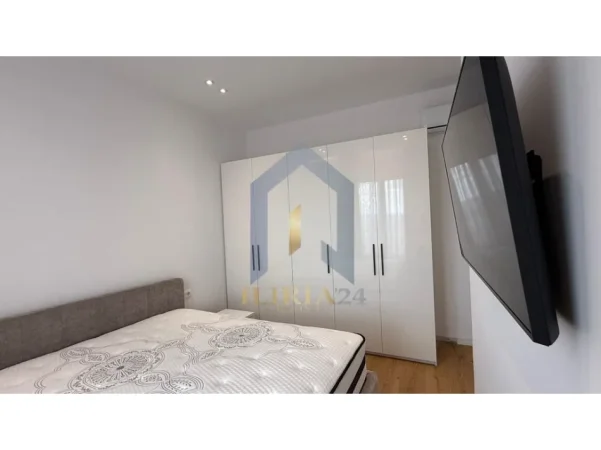Tirane, jepet me qera apartament 2+1+Ballkon+POST PARKIMI  Kati 5, 101 m² 950 € (Apartament 2+1+POST PARKIMI me qira tek Kompleksi Orion Kinostudio)