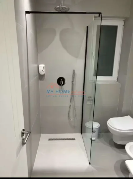 Tirane, jepet me qera apartament 1+1+Ballkon Kati 4, 55 m² 550 € (Bulevardi Zogu I)