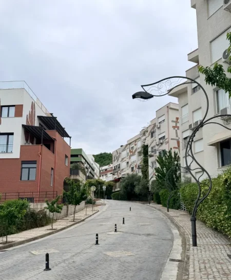 Tirane, shitet apartament 1+1+Aneks+Ballkon Kati 0, 67 m² 125.000 € (kodra e diellit)