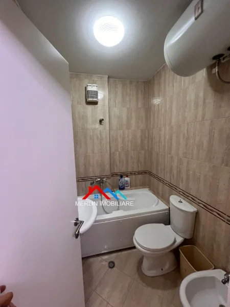 Tirane, jepet me qera apartament 2+1+Ballkon Kati 10, 103 m² 1.000 € (RRUGA QEMAL STAFA)
