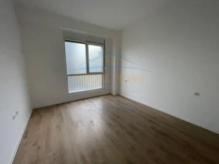 Tirane, shitet apartament 3+1 Kati 2, 143 m² 300.000 € (FUSHA E AVIACIONIT)