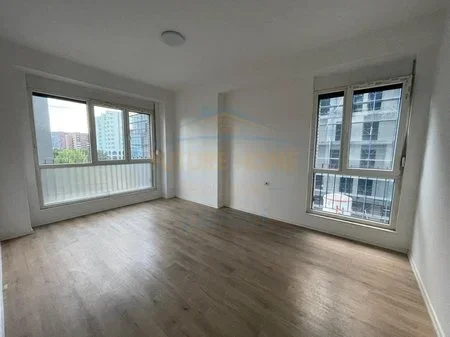 Tirane, shitet apartament 3+1 Kati 2, 143 m² 300.000 € (FUSHA E AVIACIONIT)