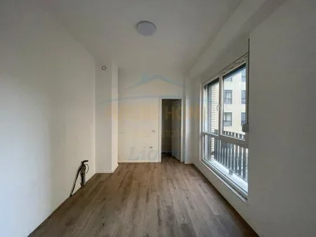 Tirane, shitet apartament 3+1 Kati 2, 143 m² 300.000 € (FUSHA E AVIACIONIT)