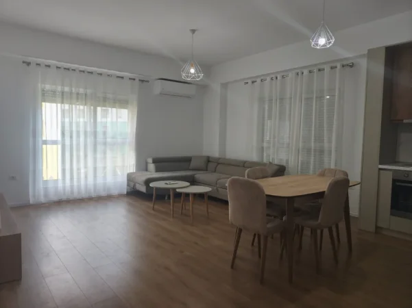 Tirane, jepet me qera apartament 2+1+Ballkon Kati 4, 98 m² 500 € (Ali Demi/Rezidenca Kaimi)