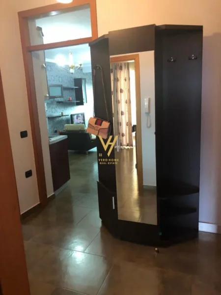 Tirane, jepet me qera apartament 2+1+Ballkon Kati 5, 86 m² 670 € (RRUGA E DIBRES)