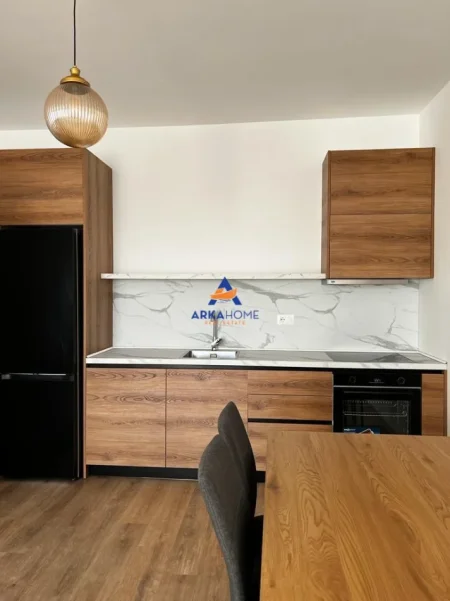Tirane, jepet me qera apartament 1+1+Ballkon Kati 11, 70 m² 630 € 