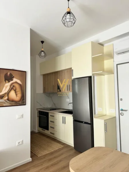 Tirane, jepet me qera apartament 1+1+Ballkon Kati 2, 60 m² 450 € (ALI DEMI)