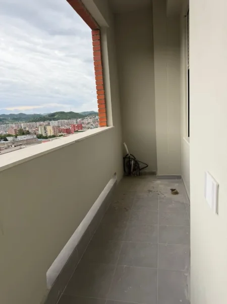 Tirane, shitet apartament 1+1+Ballkon Kati 12, 72 m² 165.000 € (Golden Park, perballe Spitalit Amerikan 3)