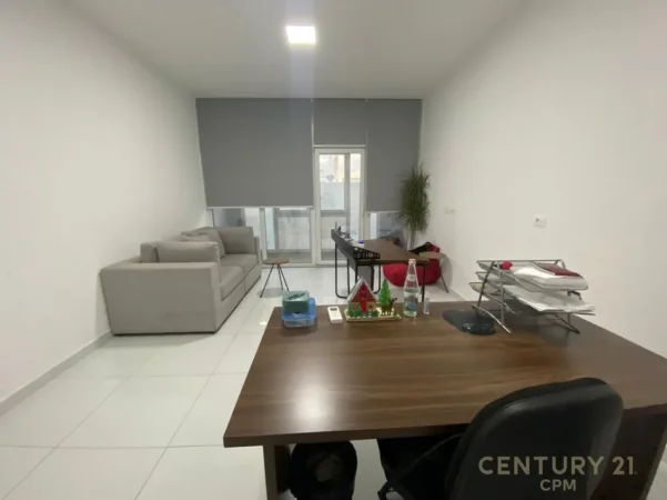 Tirane, jepet me qera zyre Kati 3, 105 m² 1.101 € 