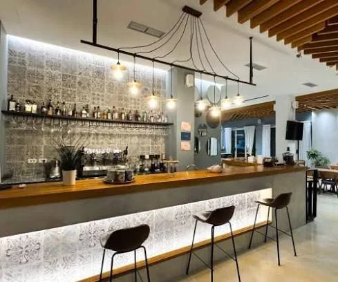 Vlore, shitet hotel , 2.919 m² 6.000.000 € (PORTI I JAHTEVE, RADHIMË(530581007-206))