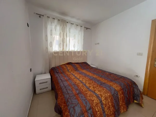 Tirane, jepet me qera apartament 1+1+Ballkon Kati 2, 90 m² 600 € 