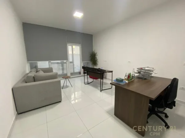 Tirane, jepet me qera zyre Kati 3, 103 m² 1.100 € 