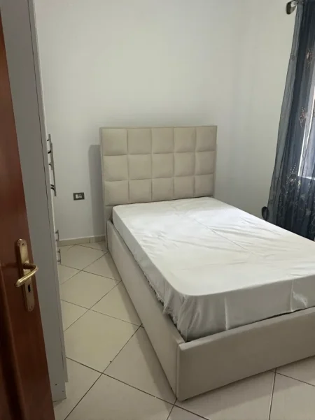Jepet me Qera Hyrje 2+1 në Allias, tek Myslym Keta,  350 mije leke