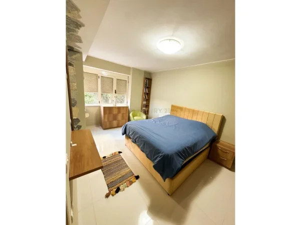 Tirane, jepet me qera apartament 2+1+Aneks+Ballkon Kati 2, 72 m² 800 € 