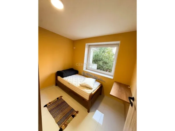 Tirane, jepet me qera apartament 2+1+Aneks+Ballkon Kati 2, 72 m² 800 € 