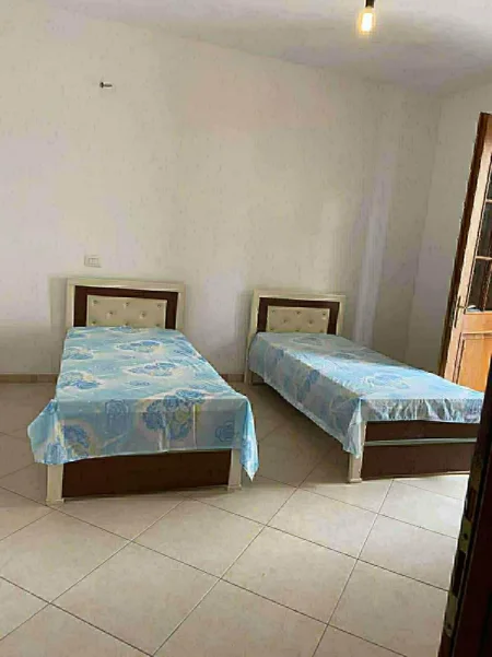 Durres, jepet me qera apartament 2+1 Kati 2, (Cezma Ferres, Durres)