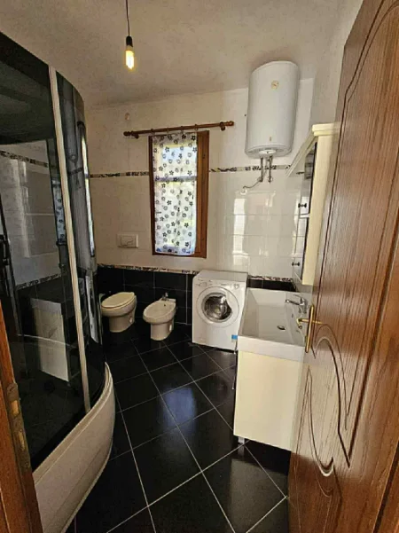 Durres, jepet me qera apartament 2+1 Kati 2, (Cezma Ferres, Durres)