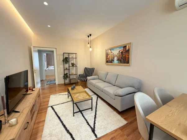 Tirane, jepet me qera apartament , 80 m² 1.300 € 