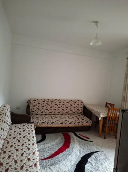 Tirane, jepet me qera 1+1 Kati 1, 70 m² 350 € (XHELAL CUPI)