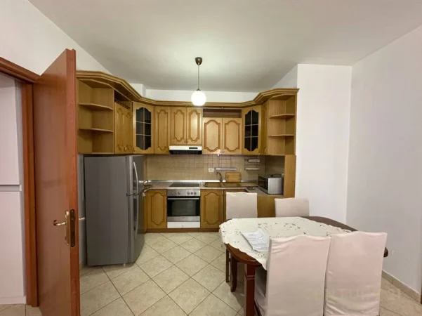 Tirane, jepet me qera apartament 3+1+Aneks+Ballkon Kati 5, 120 m² 700 € (Hipoteka)