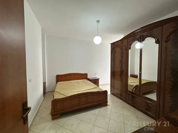 Tirane, jepet me qera apartament 3+1+Aneks+Ballkon Kati 5, 120 m² 700 € (Hipoteka)