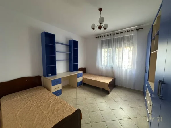Tirane, jepet me qera apartament 3+1+Aneks+Ballkon Kati 5, 120 m² 700 € (Hipoteka)