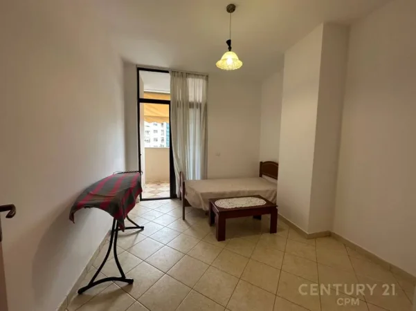 Tirane, jepet me qera apartament 3+1+Aneks+Ballkon Kati 5, 120 m² 700 € (Hipoteka)