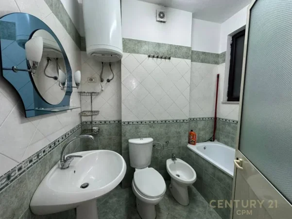 Tirane, jepet me qera apartament 3+1+Aneks+Ballkon Kati 5, 120 m² 700 € (Hipoteka)
