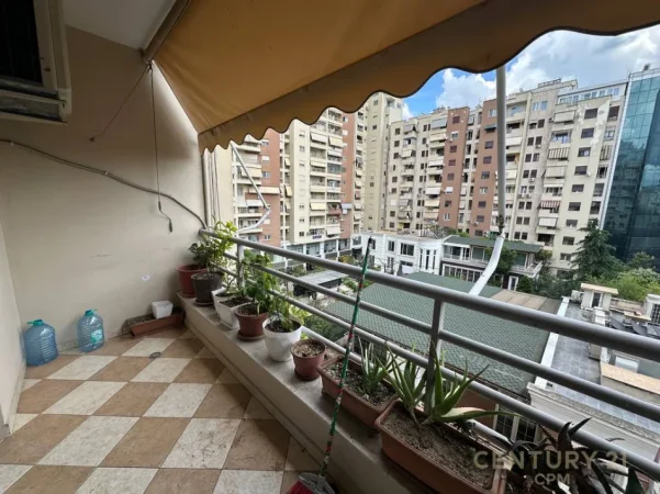 Tirane, jepet me qera apartament 3+1+Aneks+Ballkon Kati 5, 120 m² 700 € (Hipoteka)