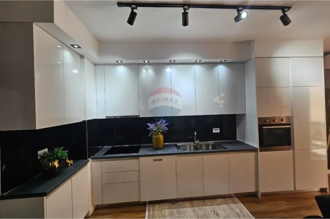 Shqiperi, jepet me qera apartament 1+1+Ballkon , 70 m² 800 € 