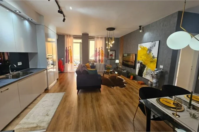 Shqiperi, jepet me qera apartament 1+1+Ballkon , 70 m² 800 € 