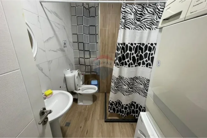 Shqiperi, jepet me qera apartament 3+1+Ballkon Kati 3, 100 m² 550 € 