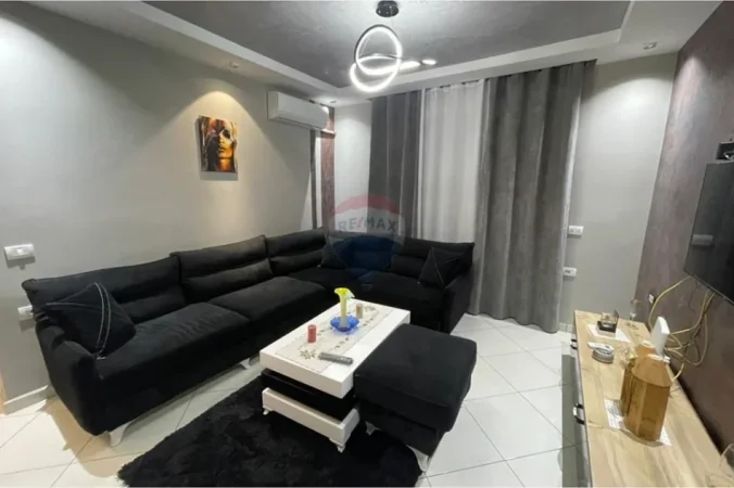 Shqiperi, jepet me qera apartament 3+1+Ballkon Kati 3, 100 m² 550 € 