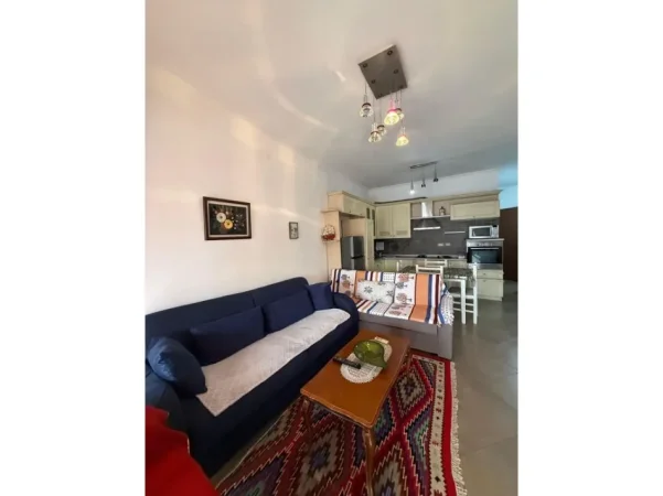 Tirane, jepet me qera apartament 2+1 Kati 1, 130 m² 600 € 