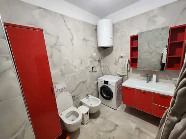 Tirane, jepet me qera apartament 2+1 Kati 7, 90 m² 450 € (UNIVERS CITY)