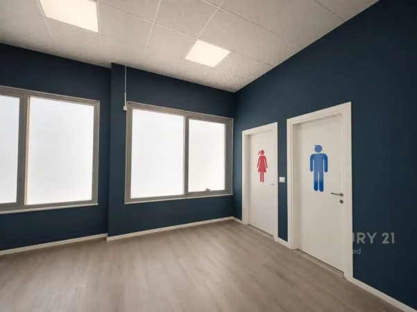 Tirane, shes ambjent biznesi Kati 1, 240 m² 600.000 € (FARMACIA 10, QSUT)