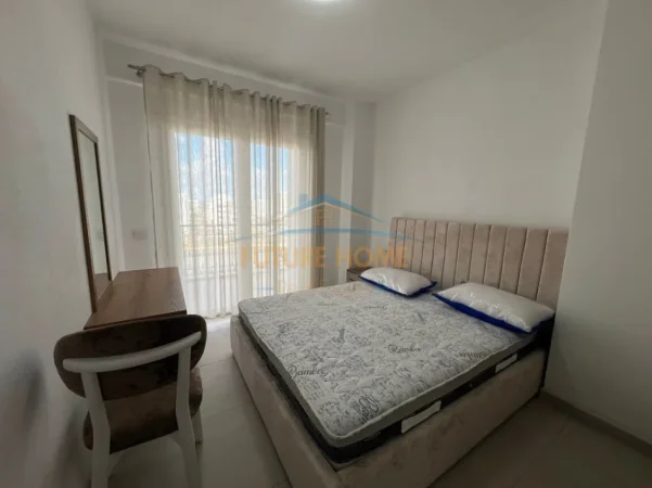 Tirane, jepet me qera apartament 2+1+Ballkon Kati 5, 85 m² 500 € (Ish Dogana)