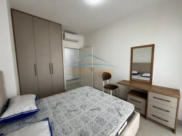Tirane, jepet me qera apartament 2+1+Ballkon Kati 5, 85 m² 500 € (Ish Dogana)