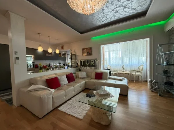 Tirane, shes apartament 3+1+Aneks+Ballkon Kati 3, 116 m² 320.000 € 
