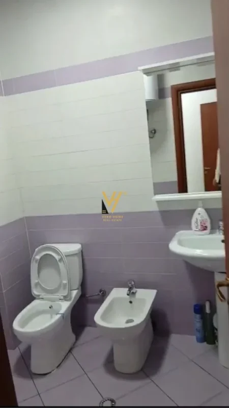 Tirane, jepet me qera apartament 1+1+Ballkon Kati 1, 78 m² 520 € (YZBERISHT)