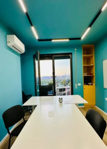 Tirane, jepet me qera zyre Kati 4, 220 m² 1.700 € (JORDAN MISJA)