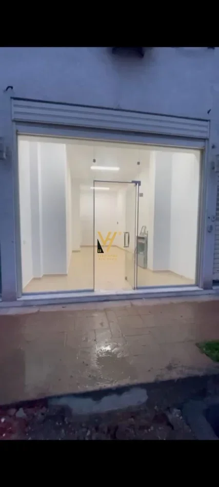 Tirane, shitet dyqan Kati 0, 37 m² 93.000 € (YZBERISHT)