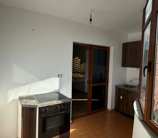 Tirane, jepet me qera apartament 1+1+Ballkon Kati 5, 65 m² 400 € (Pzari i Ri)
