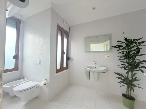 Tirane, shes apartament 1+1+Aneks+Ballkon Kati 5, 100 m² 499.000 € 