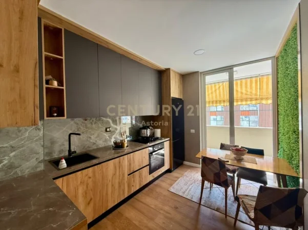 Tirane, shes apartament 2+1+Aneks+Ballkon Kati 5, 133 m² 290.000 € (Hipoteka)