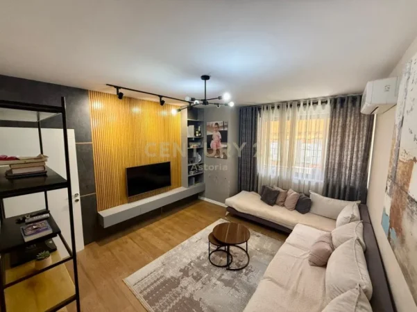 Tirane, shes apartament 2+1+Aneks+Ballkon Kati 5, 133 m² 290.000 € (Hipoteka)